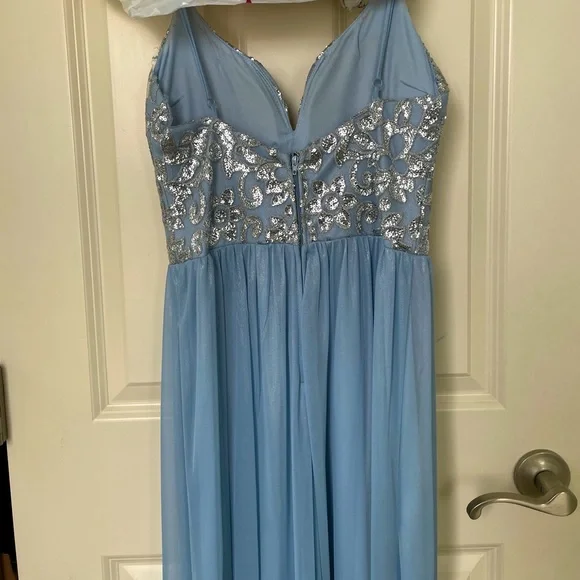 Prom dress - Picture 3 of 5